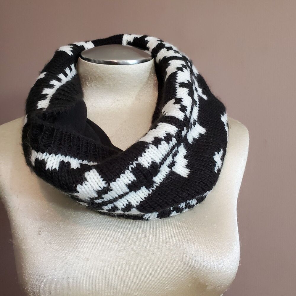 Xhilaration Tube Scarf Neck Warmer Black White Fairisle Knit Gaiter Fleece Lined